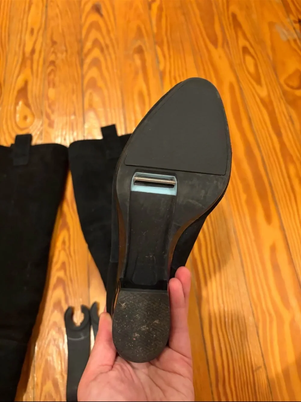 Pashion Footwear Coal Suede Blake with Sherpa Lining: size 6.5
